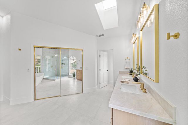 6051 Kenneth Oak Way, Fair Oaks, CA 95628