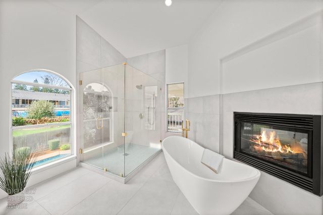 6051 Kenneth Oak Way, Fair Oaks, CA 95628