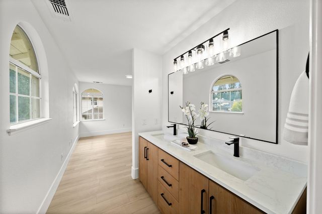 6051 Kenneth Oak Way, Fair Oaks, CA 95628