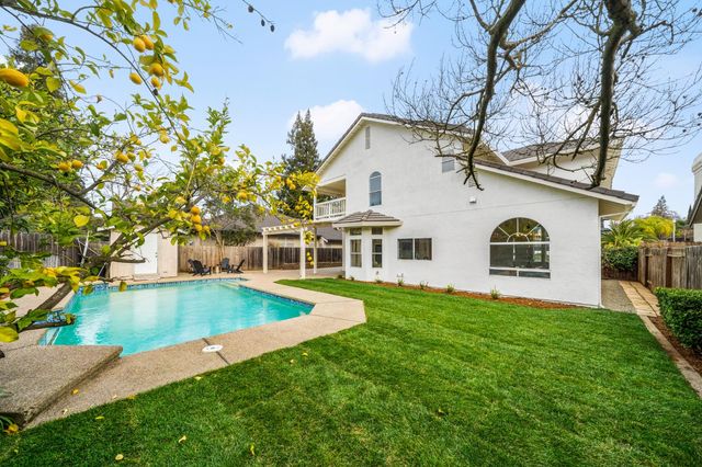 6051 Kenneth Oak Way, Fair Oaks, CA 95628