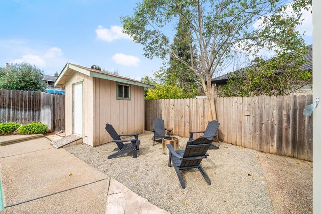 6051 Kenneth Oak Way, Fair Oaks, CA 95628