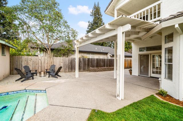 6051 Kenneth Oak Way, Fair Oaks, CA 95628