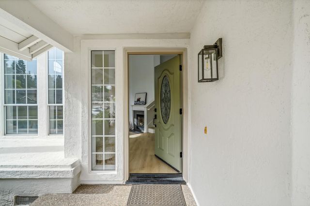 6051 Kenneth Oak Way, Fair Oaks, CA 95628