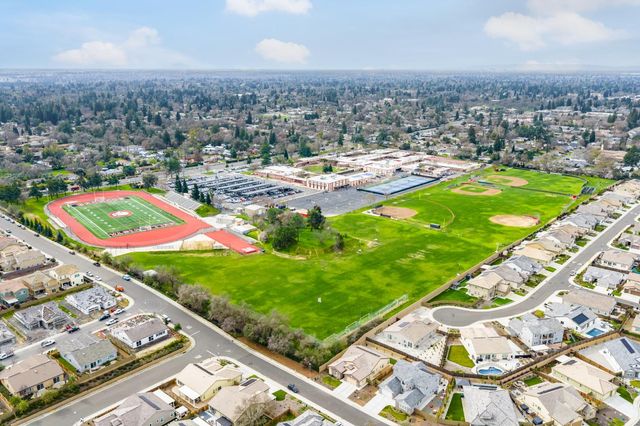 6051 Kenneth Oak Way, Fair Oaks, CA 95628