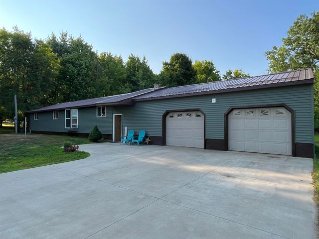 2063 E Walton Road, Shepherd, MI 48883