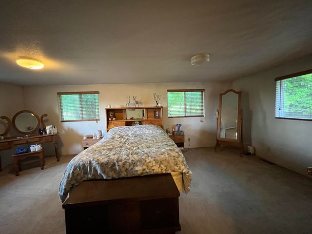 2063 E Walton Road, Shepherd, MI 48883