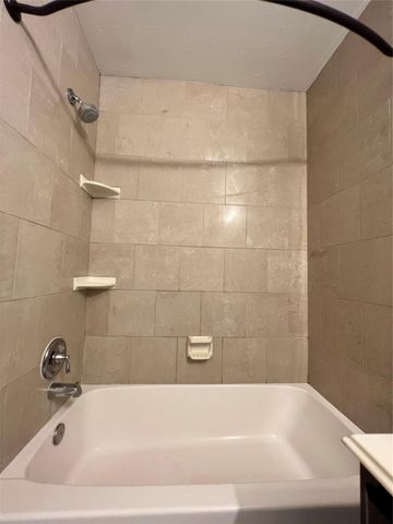 919 N Oak Drive, Houston, TX 77073
