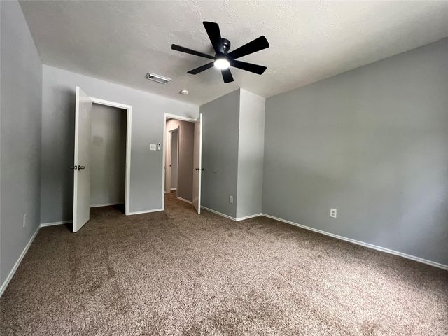 919 N Oak Drive, Houston, TX 77073