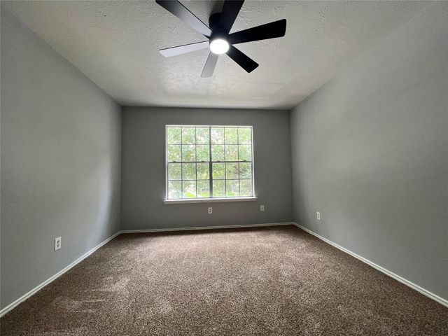 919 N Oak Drive, Houston, TX 77073