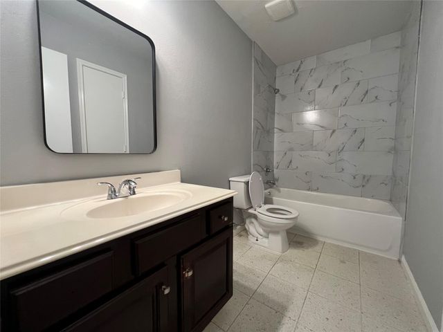 919 N Oak Drive, Houston, TX 77073