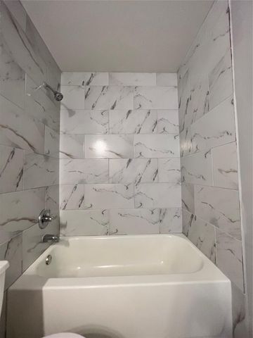 919 N Oak Drive, Houston, TX 77073