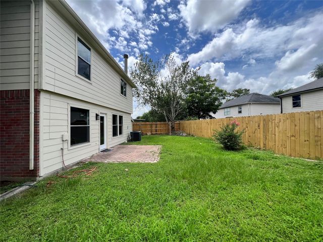 919 N Oak Drive, Houston, TX 77073