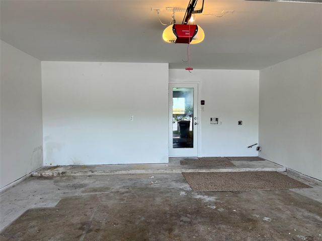 919 N Oak Drive, Houston, TX 77073