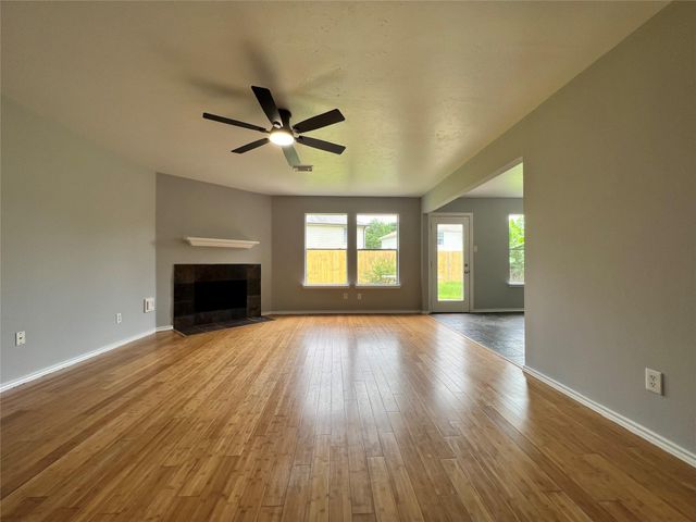 919 N Oak Drive, Houston, TX 77073