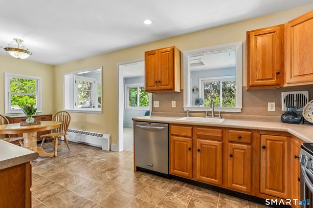 6 Country Ridge Road, Danbury, CT 06811