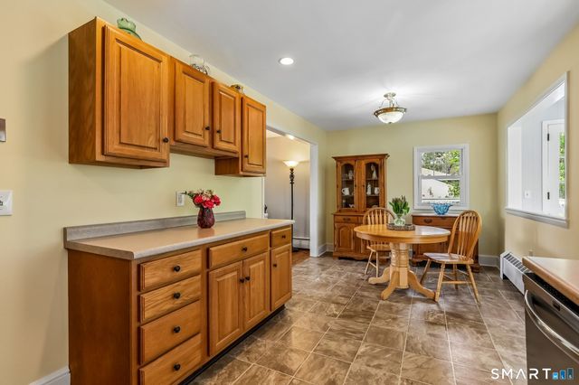 6 Country Ridge Road, Danbury, CT 06811