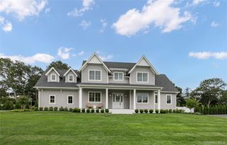 17 Happy Lane, Westhampton Beach, NY 11978