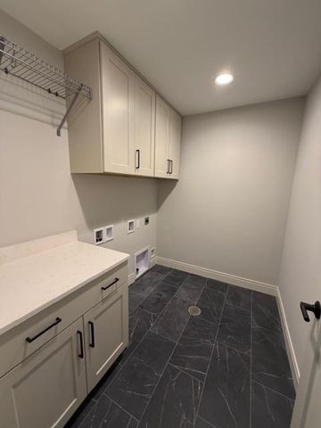 1344 Mohican TRAIL, Waukesha, WI 53189
