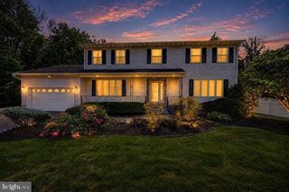 3 LESHIN LN, Hightstown, NJ 08520