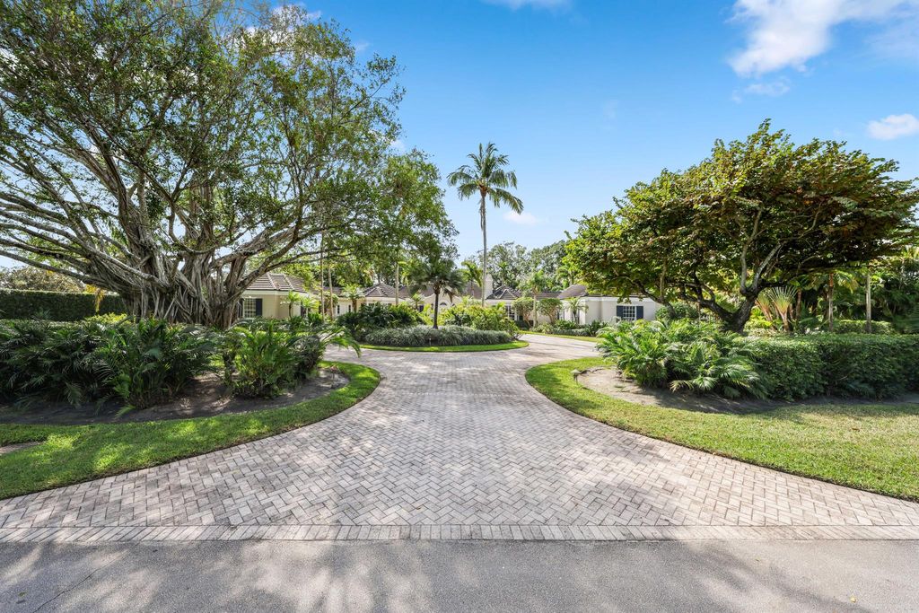 26 Country Road, Village Of Golf, FL 33436