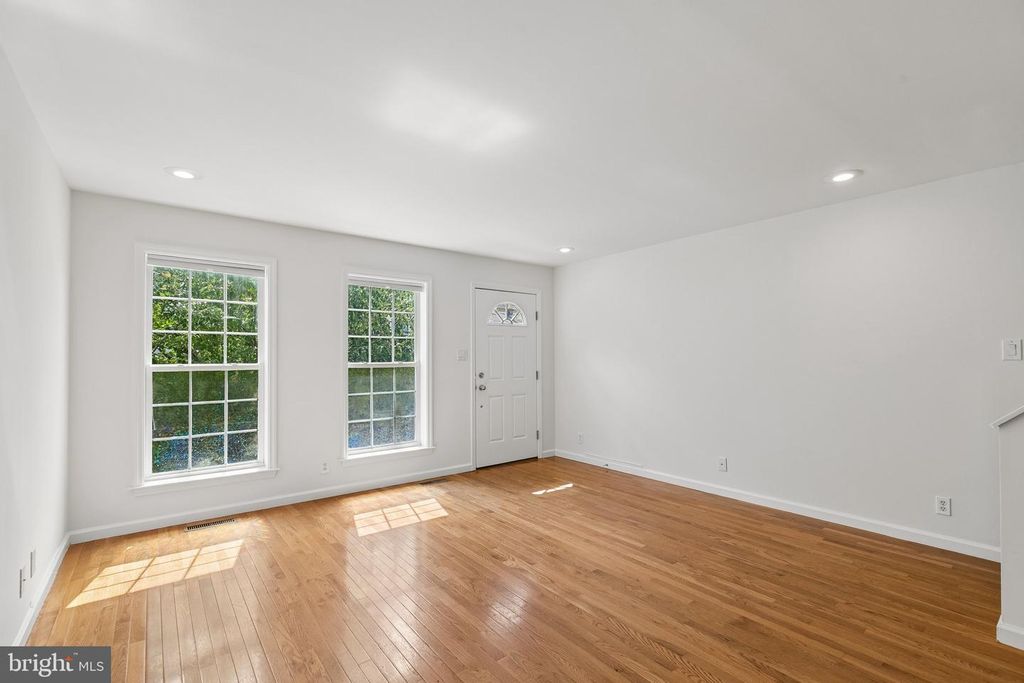 396 DELMAR ST, PHILADELPHIA, PA 19128 — photo 3