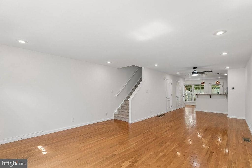396 DELMAR ST, PHILADELPHIA, PA 19128 — photo 4