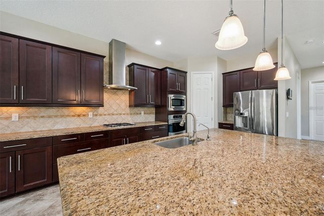 5117 LONGSPUR COURT, Lithia, FL 33547