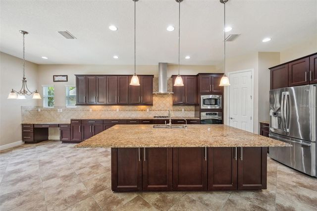 5117 LONGSPUR COURT, Lithia, FL 33547