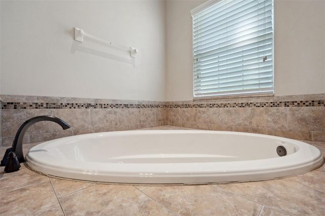 5117 LONGSPUR COURT, Lithia, FL 33547