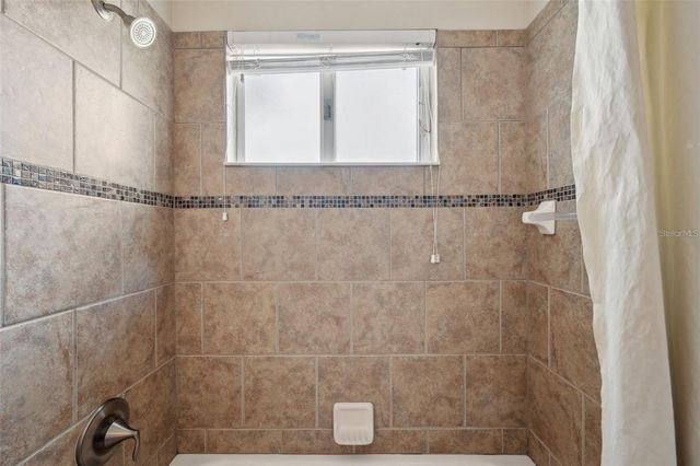 5117 LONGSPUR COURT, Lithia, FL 33547