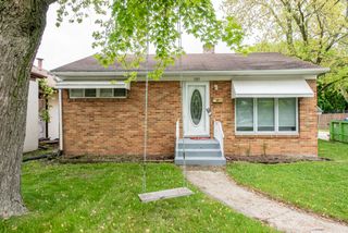 1101 Pine Street, Waukegan, IL 60085