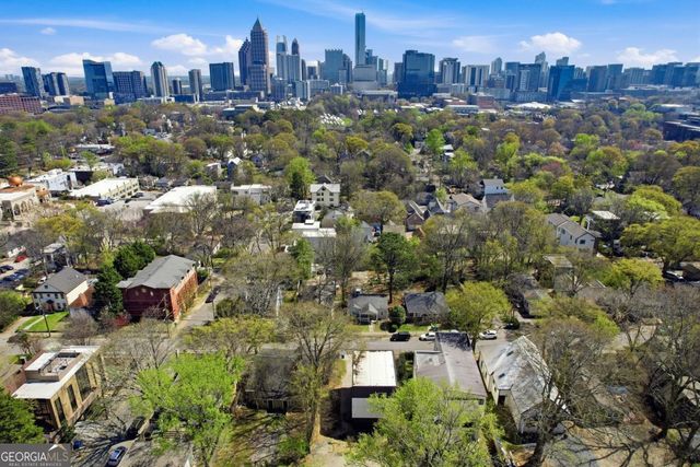 1076 Center Street NW, Atlanta, GA 30318