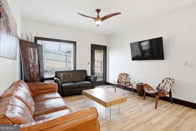 1076 Center Street NW, Atlanta, GA 30318