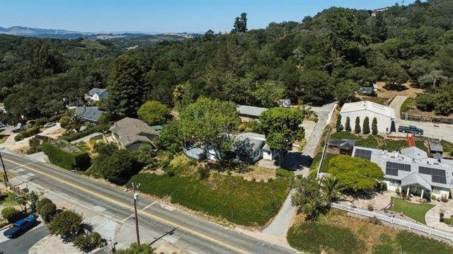 741 Echo Valley Road, Salinas, CA 93907