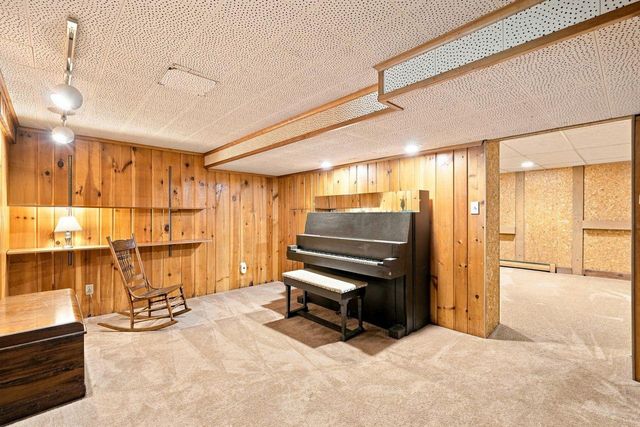 1425 Rice Creek Road NE, Fridley, MN 55432