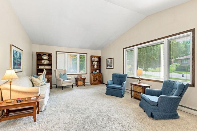 1425 Rice Creek Road NE, Fridley, MN 55432
