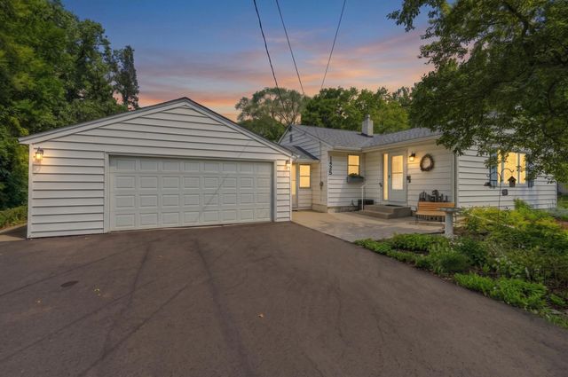 1425 Rice Creek Road NE, Fridley, MN 55432