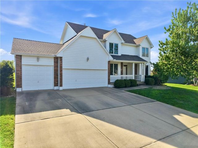 4536 SW Gull Point Drive, Lee's Summit, MO 64082