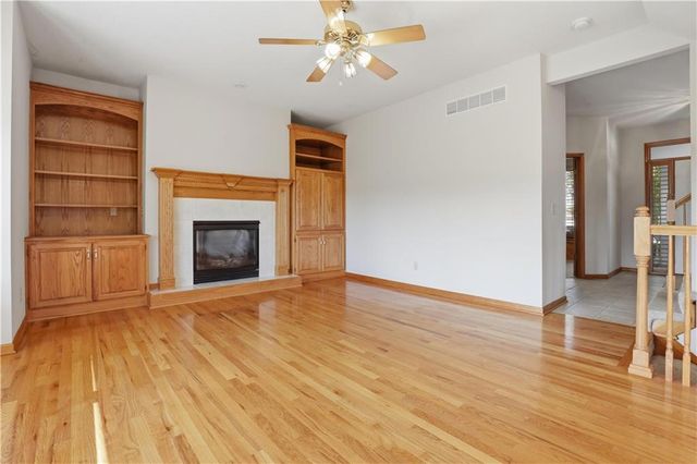 4536 SW Gull Point Drive, Lee's Summit, MO 64082