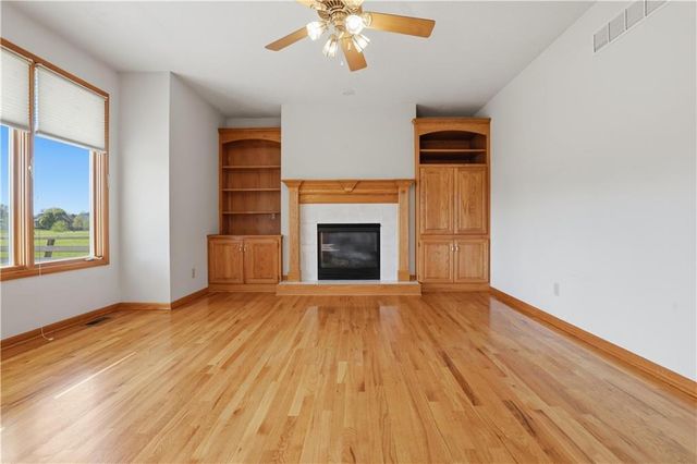 4536 SW Gull Point Drive, Lee's Summit, MO 64082