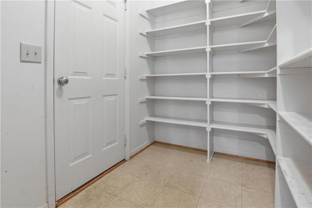 4536 SW Gull Point Drive, Lee's Summit, MO 64082