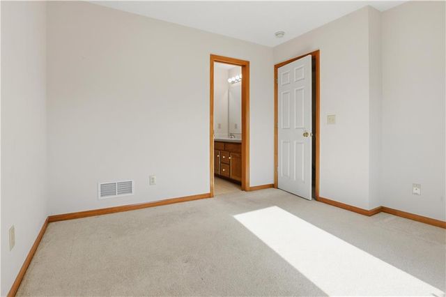 4536 SW Gull Point Drive, Lee's Summit, MO 64082