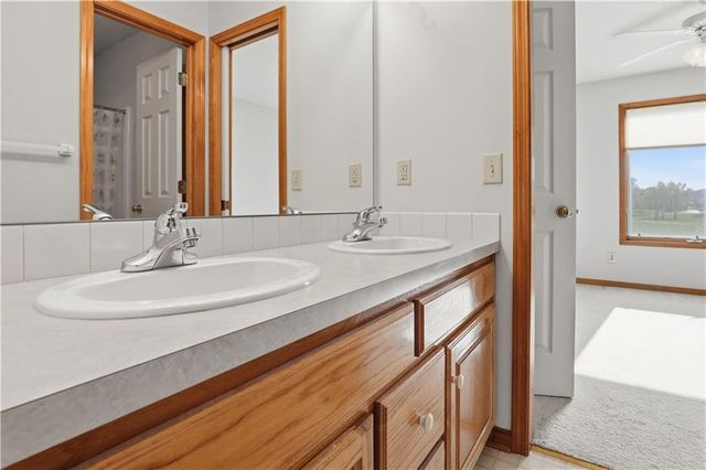 4536 SW Gull Point Drive, Lee's Summit, MO 64082