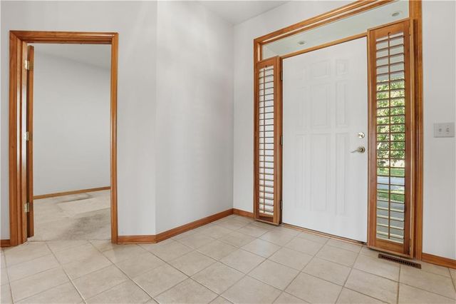 4536 SW Gull Point Drive, Lee's Summit, MO 64082