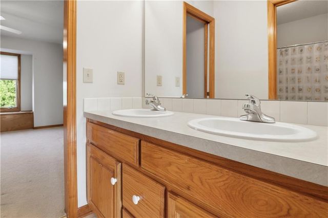 4536 SW Gull Point Drive, Lee's Summit, MO 64082