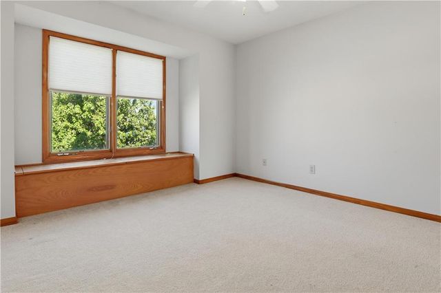 4536 SW Gull Point Drive, Lee's Summit, MO 64082