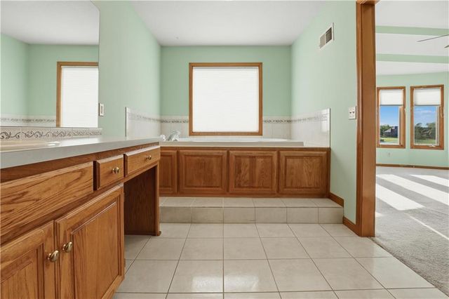 4536 SW Gull Point Drive, Lee's Summit, MO 64082