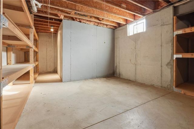 4536 SW Gull Point Drive, Lee's Summit, MO 64082