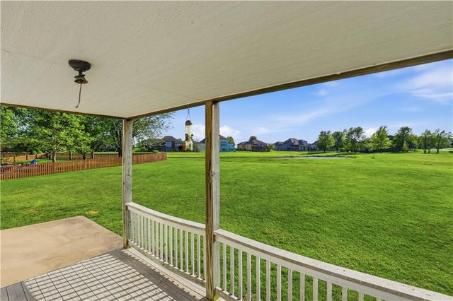 4536 SW Gull Point Drive, Lee's Summit, MO 64082