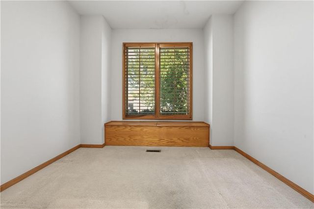 4536 SW Gull Point Drive, Lee's Summit, MO 64082